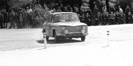 Franciszek Aromiński i Dominik Mydlarski – Renault 10.